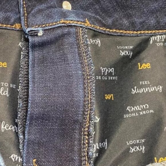 LEE Straight Leg Regular Fit Mid Rise Secretly Shapes Jeans Women's Sz 16 Short - Picture 9 of 11
